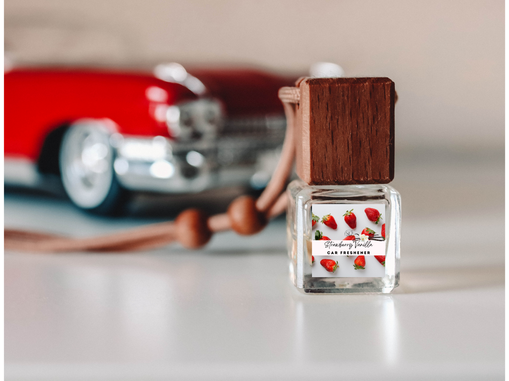 Hanging Car Freshener | Bold Masculine | Wood Amber