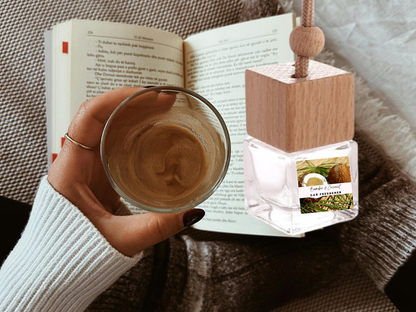 Hanging Car Freshener | Bold Masculine | Wood Amber
