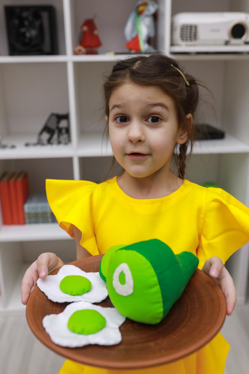 Green eggs and ham plush toy Pretend play food