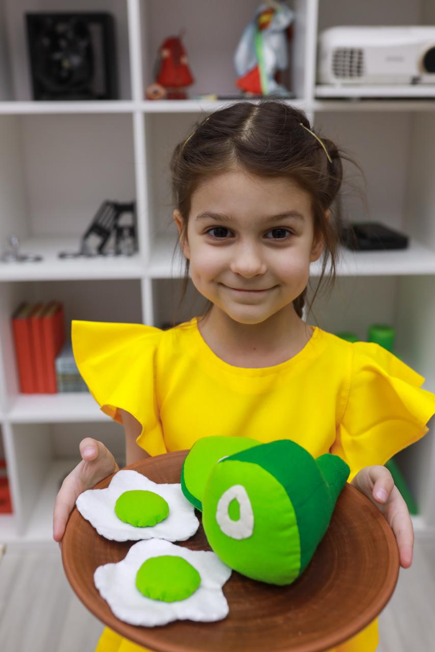 Green eggs and ham plush toy Pretend play food
